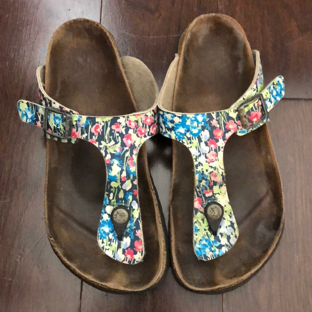 Papillio (Birkenstock gizeh) floral sandals